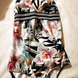 Girl's Floral Swimsuit size 8 EUC